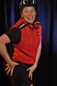 Image du numéro sur le vélo de montagne du spectacle Si ça se vit, ça se rit!